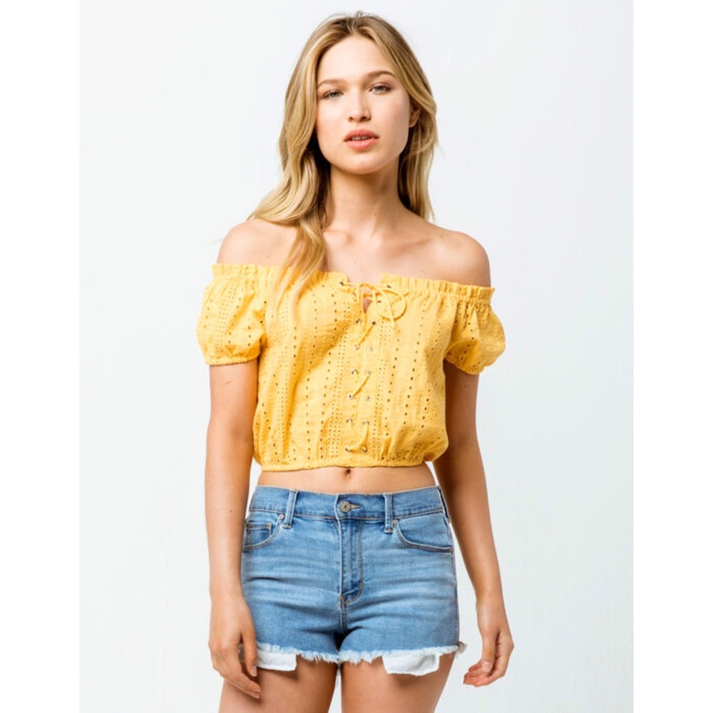 Tilly’s Eyelet Crop/Off The Shoulder Top